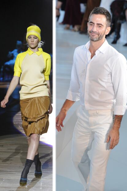 A la izquierda, un diseño de la colección de primavera verano de Marc Jacobs durante la Semana de la Moda de Nueva York, en septiembre de 2001. A la derecha, el diseñador estadounidense en París, en octubre de 2011