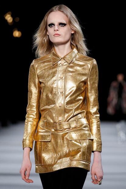 Saint Laurent resucita a Edie Sedgwick en la pasarela