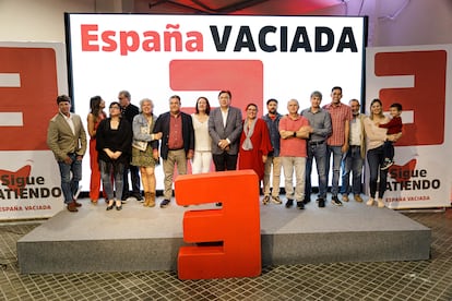 Foto de familia tras la presentación de candidaturas del 28-M de la federación España Vaciada, el pasado 29 de abril en Madrid.