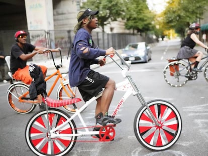 Jóvenes de Portland en un protesta en bicicleta tuneada. Aquí todo se hace de forma especial.