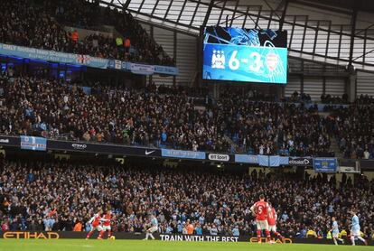 Vista del marcador en el Etihad Stadium