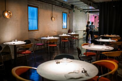 La sala tiene espacio para unas 70 personas.