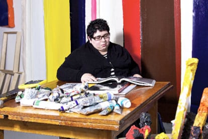 Ángela de la Cruz, en su estudio británico.
