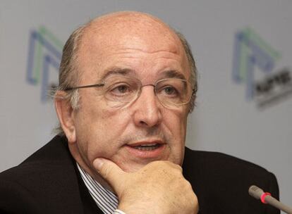 El comisario europeo de Asuntos Económicos y Monetarios, Joaquín Almunia, ayer en Madrid.