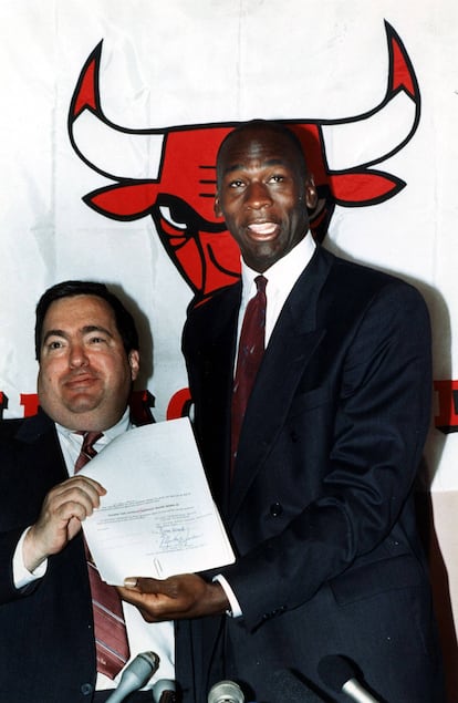 Jerry Krause y Michael Jordan.