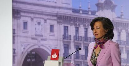 La presidenta de Banco Santander, Ana Botín, en la junta general de accionistas 2019.
 
 