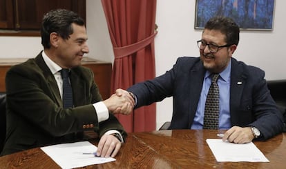 Juanma Moreno of the PP and Francisco Serrano of Vox.