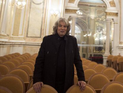 El cantaor Jos&eacute; Merc&eacute; en la sala de conciertos de la Fundaci&oacute;n Unicaja de M&aacute;laga, donde se ha presentado su nuevo espect&aacute;culo &#039;Merc&eacute; sinf&oacute;nico&#039;.