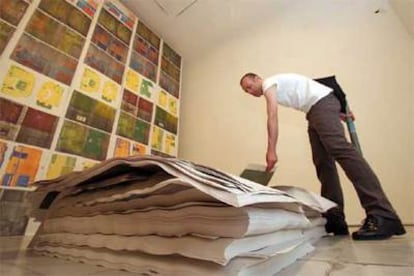 <i>Wall's paper</i> (1972), de Gordon Matta-Clark, en el Museo Nacional Centro de Arte Reina Sofía.