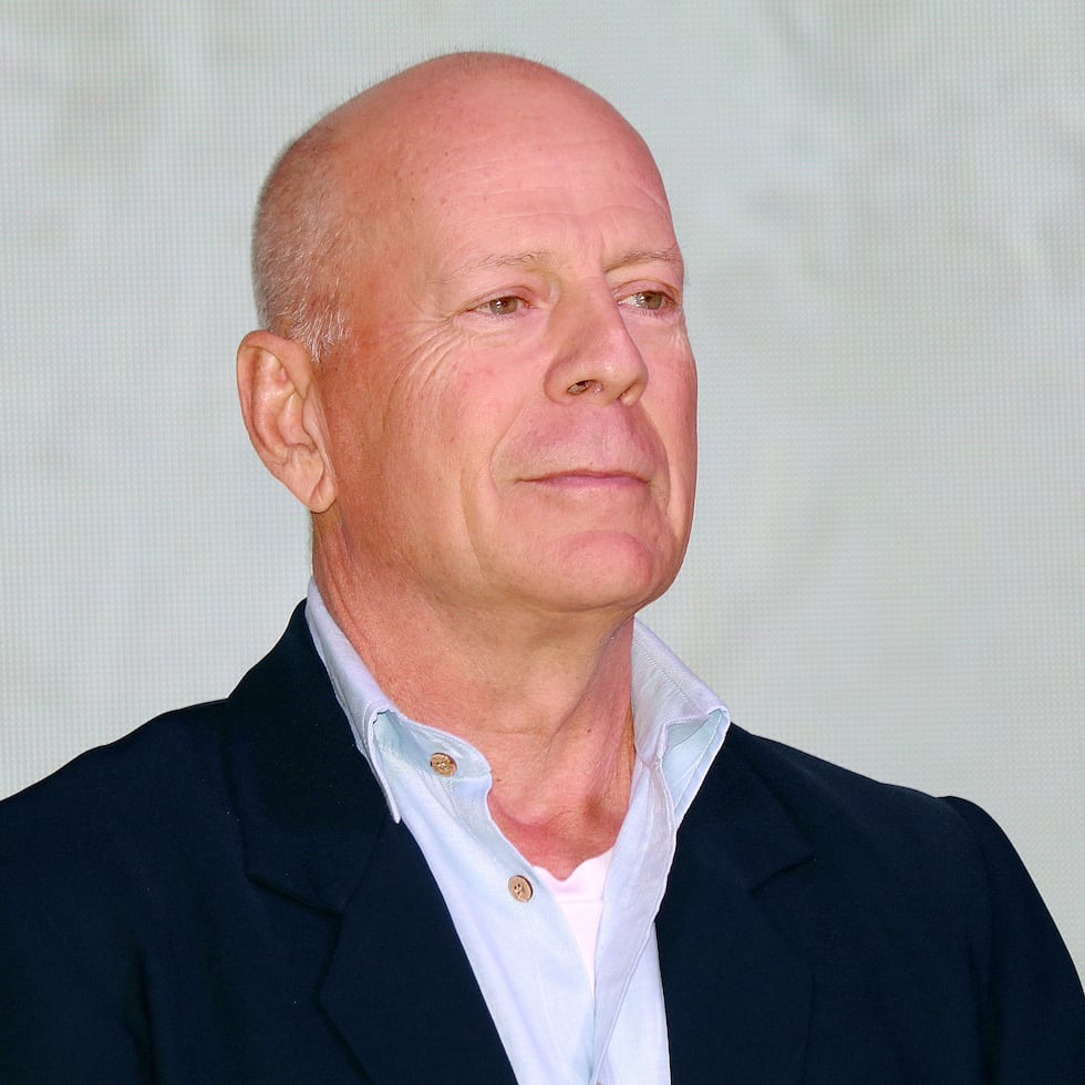 Bruce Willis at 70, the film legend whose memory is fading and who is supported by seven women | Culture | EL PAÍS English