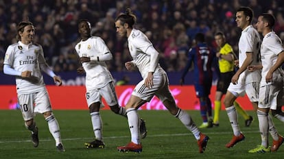 Bale ignora a sus compañeros en la celebración del 1-2 al Levante.