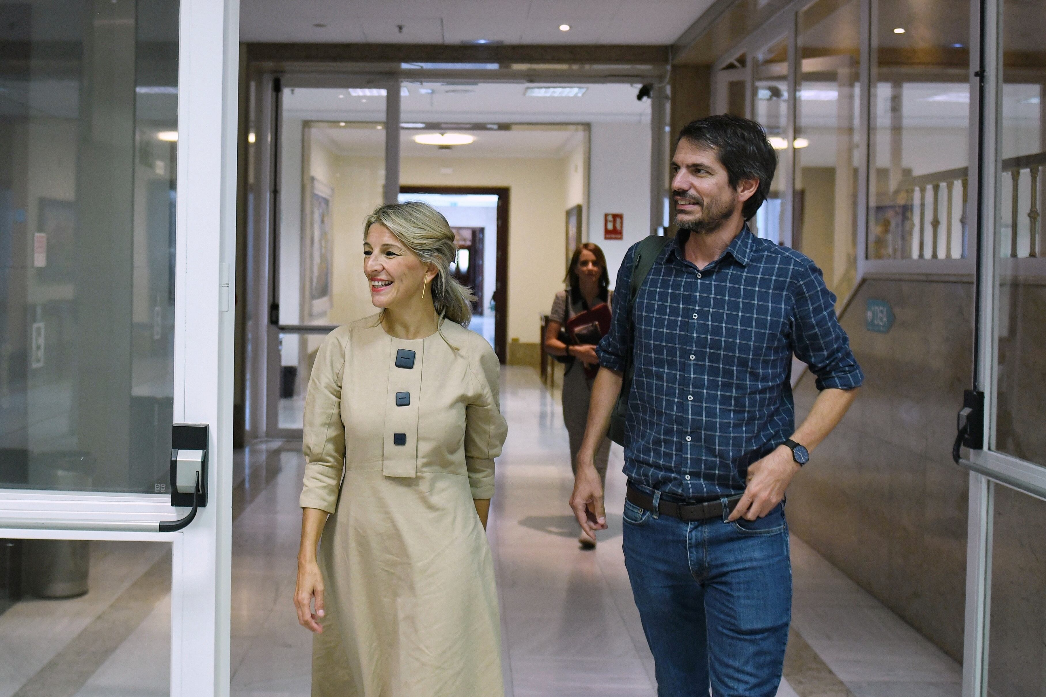 La líder de Sumar, Yolanda Díaz, y el portavoz de Sumar, Ernest Urtasun, este jueves en el Congreso. 