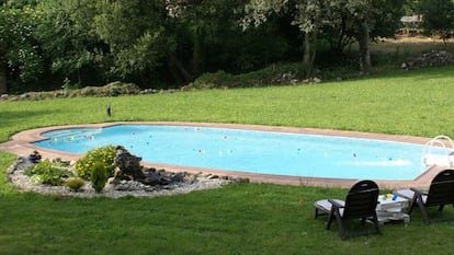 Piscina de una casa particular, en una imagen de archivo.