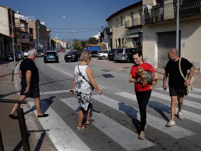 Varios vecinos de Riudarenes, en Girona.