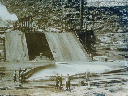 Instalaciones pertenecientes a la factoría ballenera de Caneliñas (Cee) en los años 20 del siglo pasado.