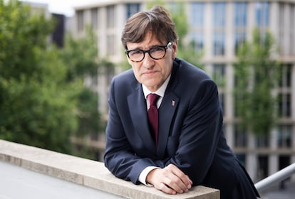 El candidato del PSC a la presidencia de la Generalitat, Salvador Illa, el 6 de mayo en la sede del PSC en Barcelona.