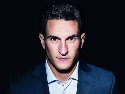 Koke, posando en exclusiva para ICON en un hotel madrileño.