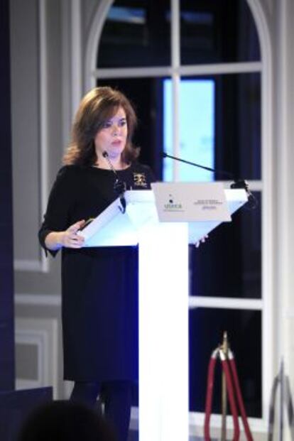 Soraya S&aacute;enz de Santamar&iacute;a, durante su intervenci&oacute;n en la jornada anual de Uteca.