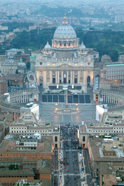 Vista aérea de la basílica de San Pedro, en el Vaticano.