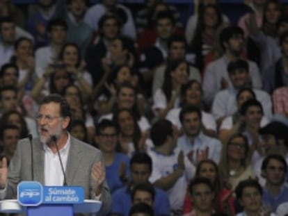 Mariano Rajoy, en el mitin de Sevilla.