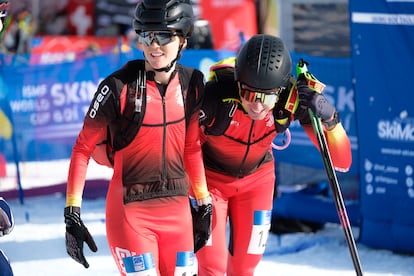 Ana Alonso y Oriol Cardona, tras finalizar segundos en la prueba de relevos de la tercera manga de la Copa del Mundo celebrada en Boí Taüll.