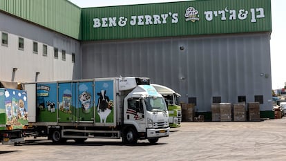 Caminhão de distribuição carrega sorvetes na fábrica da Ben & Jerry’s em Be’er Tuvia, na terça-feira.