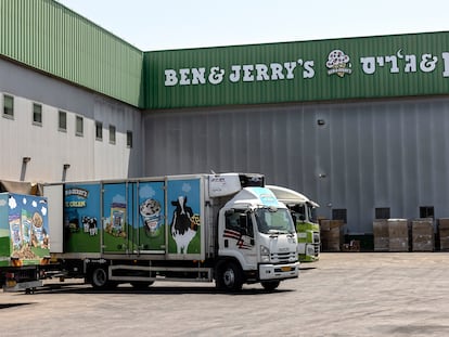 Caminhão de distribuição carrega sorvetes na fábrica da Ben & Jerry’s em Be’er Tuvia, na terça-feira.