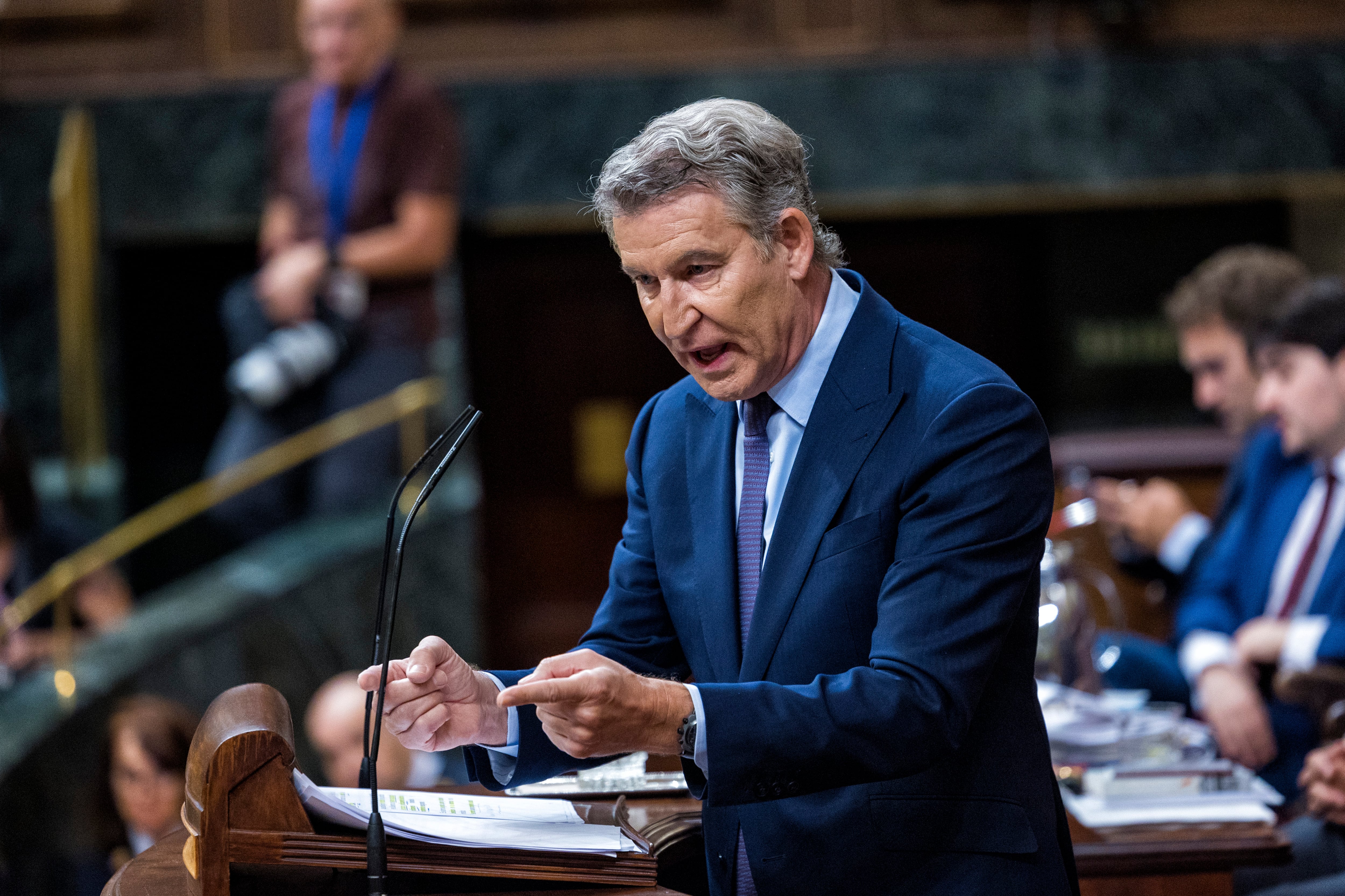 Feijóo, presidente del PP, interviene en el pleno este miércoles.