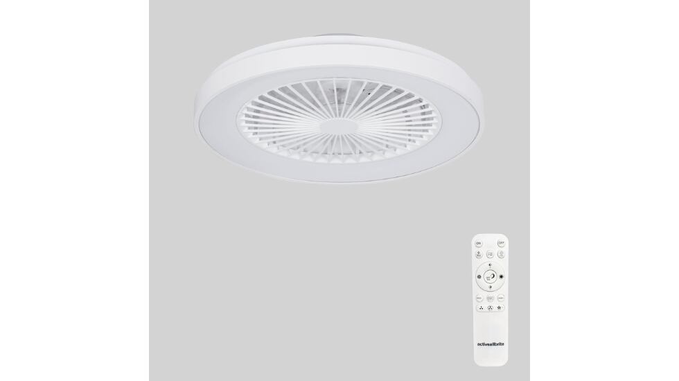 Ventilador de techo con luz en diferentes colores.