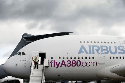 Un Airbus A380 en el Salón Aeronáutico de Farnborough, Reino Unido.