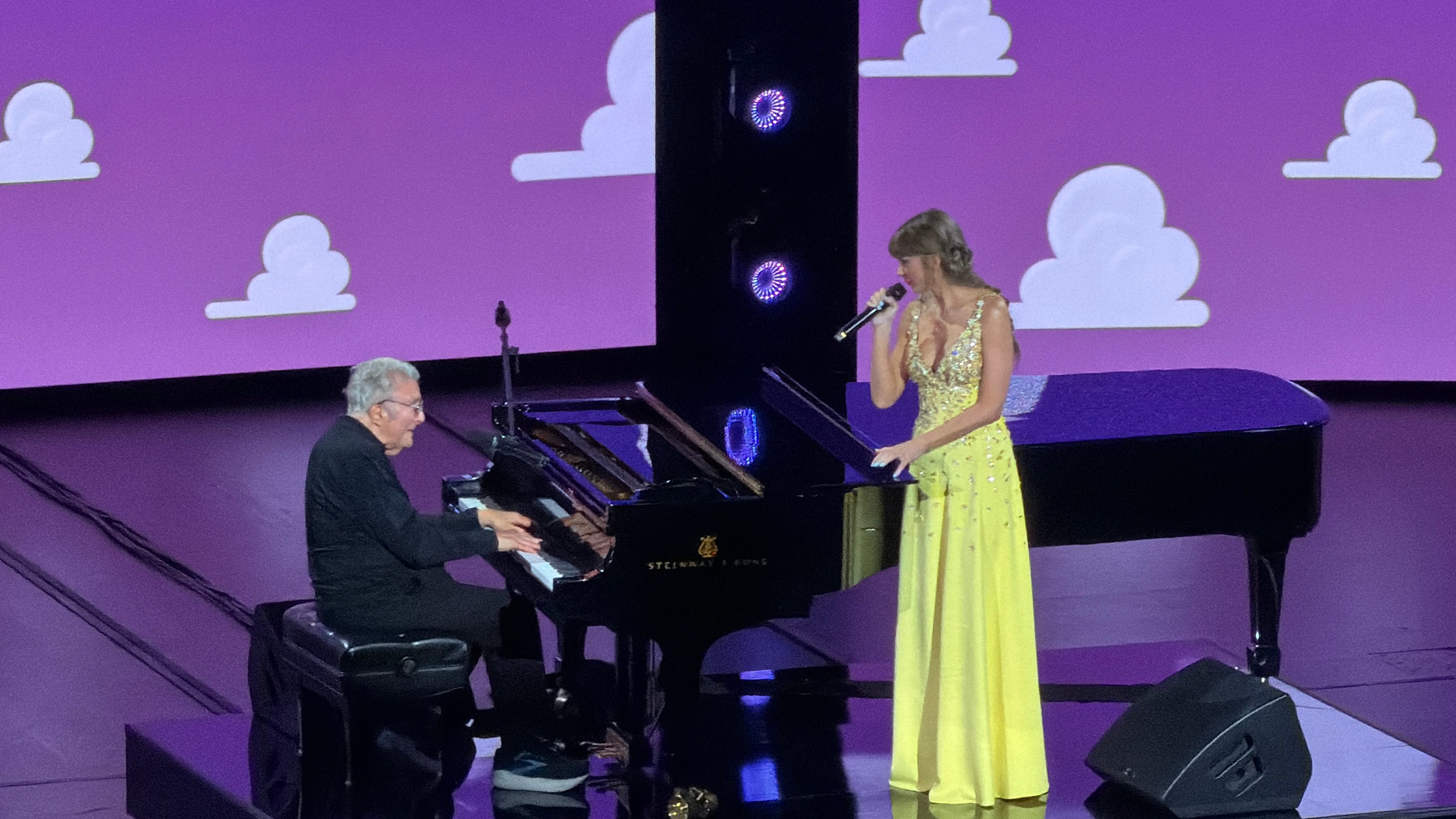 Sorpresa en el estreno de ‘Toy Story 5’: Taylor Swift canta ‘Hay un amigo en mí’