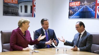 Angela Merkel, David Cameron i François Hollande, en una trobada que van celebrar durant la cimera de Brussel·les.