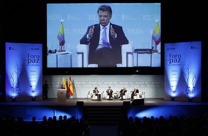 El presidente de Colombia, Juan Manuel Santos Calderón, durante el Foro por la Paz en Colombia celebrado en el Teatro Real de Madrid.