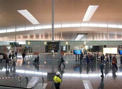 La nueva terminal de El Prat, ayer, abierta al público.