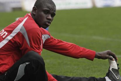 Mensah, esta temporada entrenándose con el Granada.