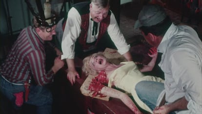 Esta película de Herschell Gordon Lewis está considerada la primera comercial del género 'gore'. Un proveedor de comida mata a varias mujeres para resucitar a una diosa egipcia durmiente.