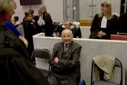 El empresario Jacques Servier en el Tribunal de Nanterre.