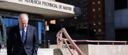 Rato abandona los juzgados tras declarar como testigo a través de videoconferencia en el juicio del 'caso Nóos'.