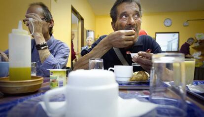 Un comedor social en el barrio de Horta de Barcelona.