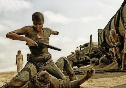 Charlize Theron, a imperatriz 'Furiosa', defende as 'reprodutoras'.