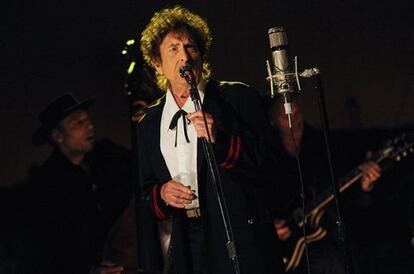 Bob Dylan durante su actuación en 'Late Show'.