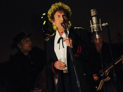 Bob Dylan durante su actuación en 'Late Show'.