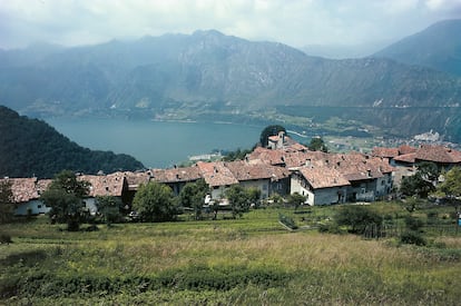 El pueblo de Bondone, junto al lago de Idro.