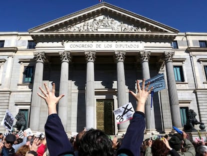 Manifestaci&oacute;n de pensionistas frente al Congreso. 