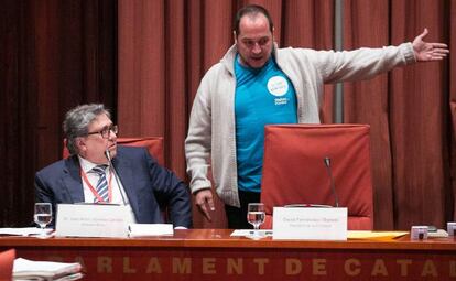 Joan Anton S&aacute;nchez Carret&eacute;, a la izquierda, y David Fern&aacute;ndez, en la comisi&oacute;n de ayer.