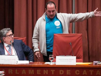 Joan Anton S&aacute;nchez Carret&eacute;, a la izquierda, y David Fern&aacute;ndez, en la comisi&oacute;n de ayer.