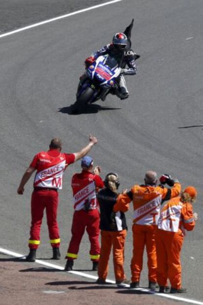 Lorenzo celebra la victoria en Le Mans