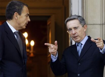 Zapatero y Uribe, durante su encuentro en Madrid.