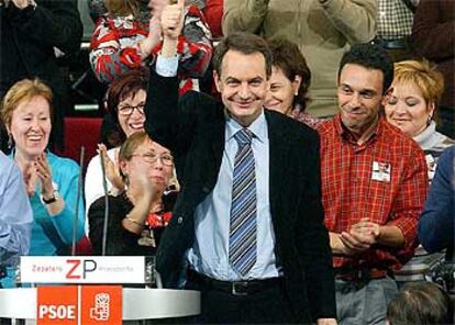 El lder socialista, durante un acto electoral en la sede de UGT.