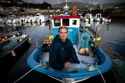 Primitivo Pedrosa, en el puerto de Muros (A Coruña). 